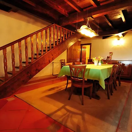 Prázdninový dům Ferienvilla Fuer 12 Personen Mit Pool *